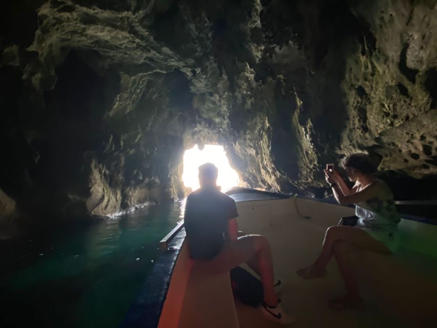 Syracuse: Boat Trip of Ortigia Island and Sea Caves - Around the north coast and into the sea caves