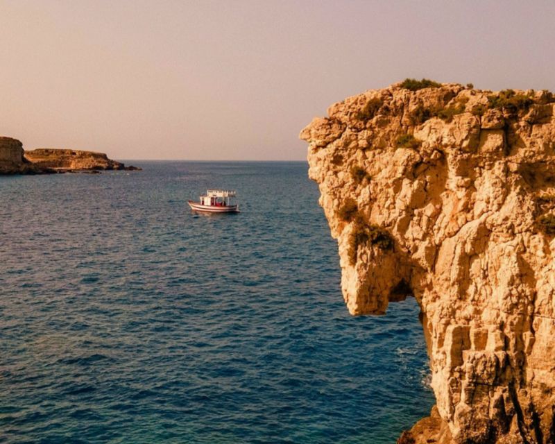 Syracuse: Boat Trip with Lunch, Wine, and Swimming Stops - Seeing Ortigia from the sea