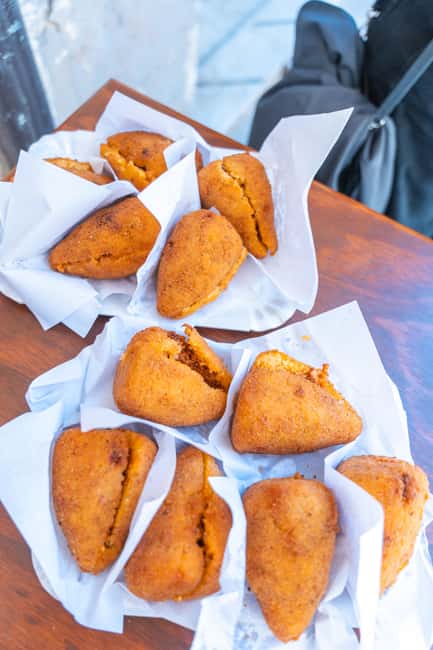 Syracuse: Guided Street Food Tour in Ortigia - Finishing with granita on Via Trento