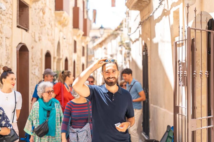 Syracuse: Guided Street Food Tour in Ortigia - Starting at Diana’s Fountain