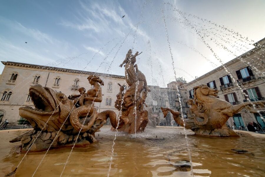 Syracuse: Highlights of Ortigia Guided Walking Tour - Key points at a glance