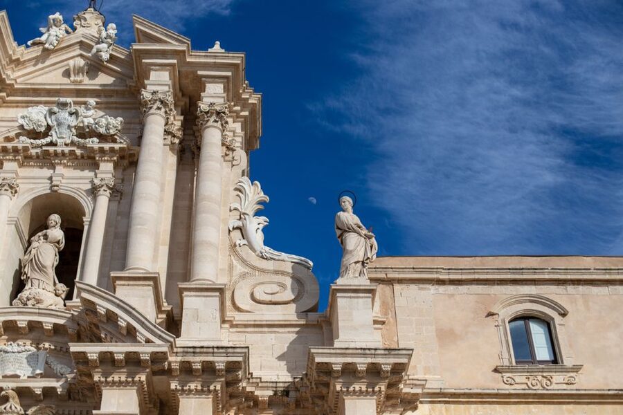 Syracuse: Highlights of Ortigia Guided Walking Tour - Arethusa Spring and the myth of Alpheus