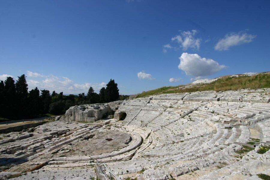 Syracuse: Neapolis and Greek Theater guided tour - The Latomie del Paradiso: Syracuse carved from stone