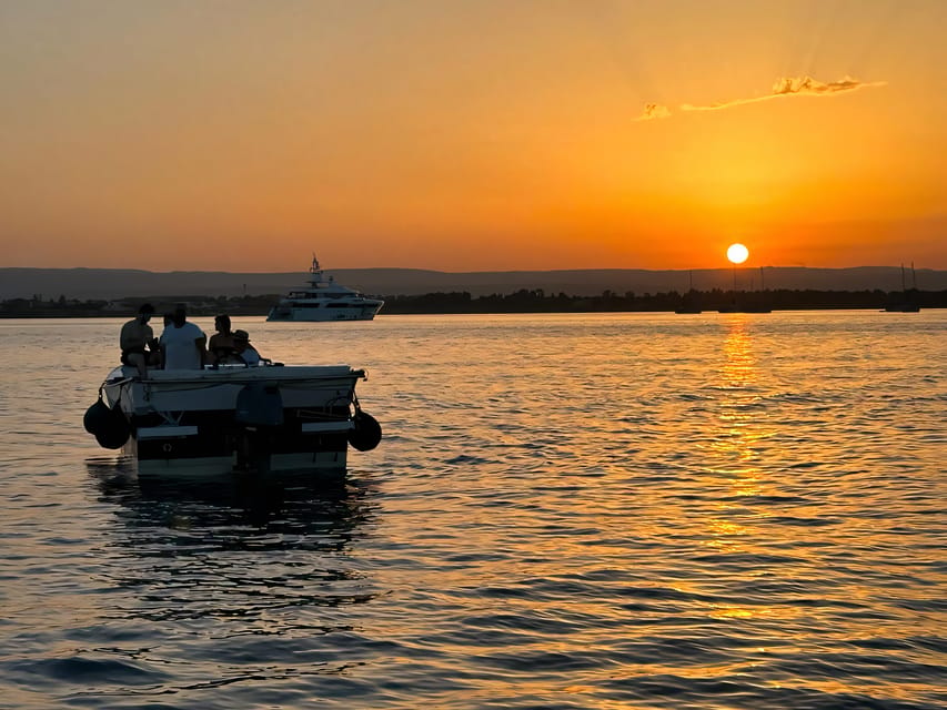Syracuse: Ortigia and Sea Caves Excursion by Boat - Arethusa Spring and the first view of Ortigia
