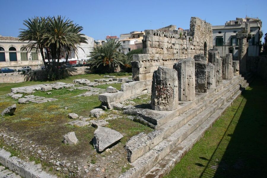 Syracuse: Ortigia Classic Walking Tour - Piazza Duomo, Syracuse’s grandest setting