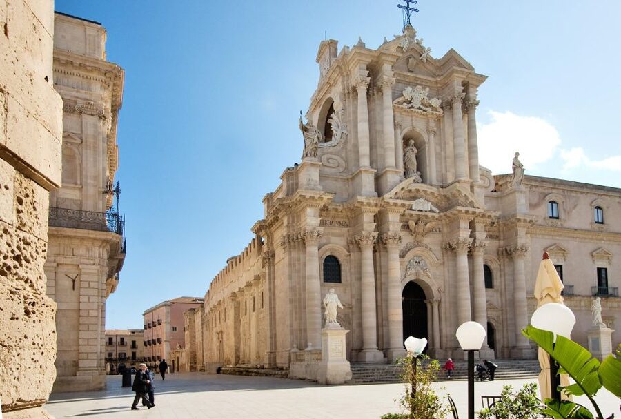 Syracuse: Ortigia Classic Walking Tour - Starting at the Temple of Apollo