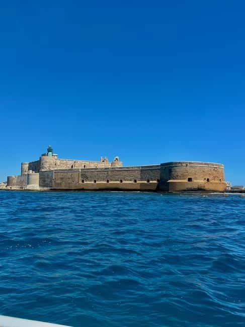 Syracuse: Ortigia Island and Sea Caves Boat Tour with Drinks - Key points to know before booking