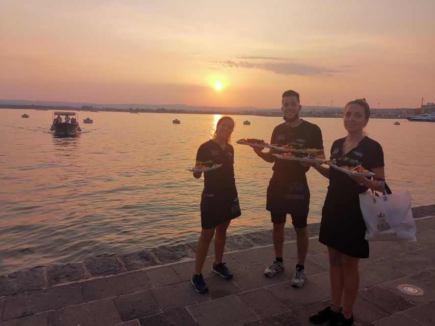 Syracuse: Ortigia Sunset Cruise with Aperitif - Under Umbertino Bridge to Finish