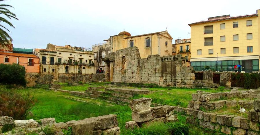 Syracuse: Ortygia & Neapolis Archaeological Park Guided Tour - Piazza Archimede and the Fountain of Diana