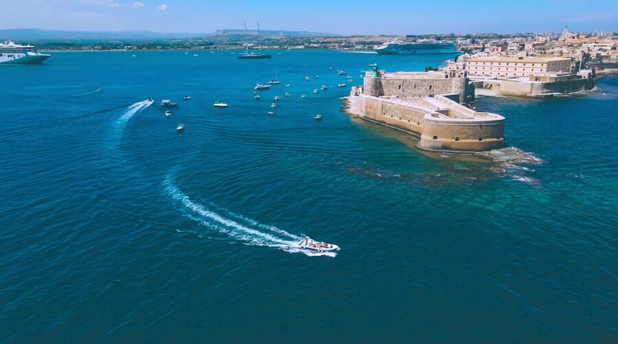 Syracuse: Pillirina, Ortigia, and Sea Caves Tour by Boat - Pillirina and Plemmirio’s clear water