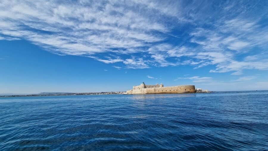 Syracuse: Pillirina, Ortigia, and Sea Caves Tour by Boat - Who will get the most from this outing