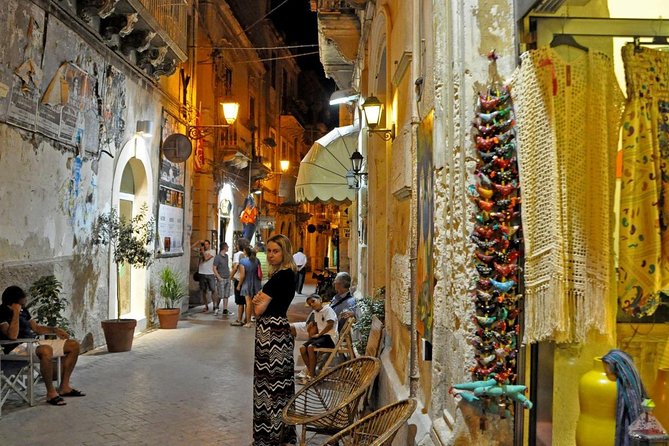 Syracuse Private Walking Tour with Traditional Lunch and Wine - The Sicilian lunch and wine tasting