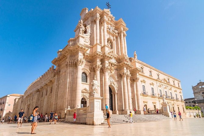 Syracuse Private Walking Tour with Traditional Lunch and Wine - How much value do you get for $265.05?