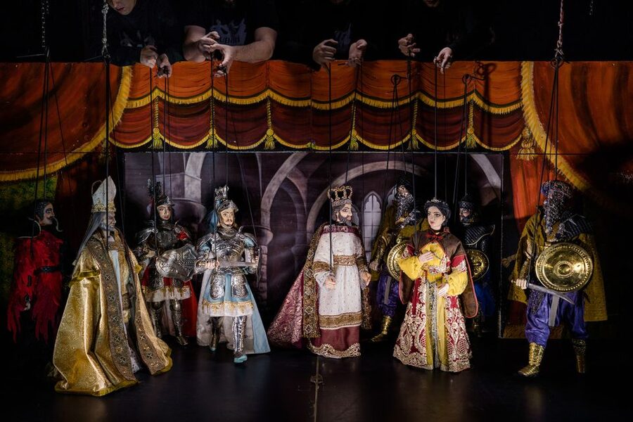 Syracuse: Sicilian Puppet Show with visit behind the scenes - Behind the curtain, where the magic gets complicated