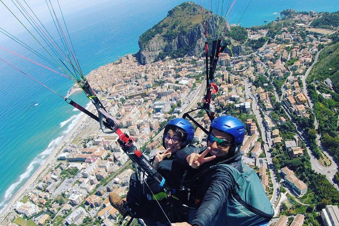 Tandem Paragliding Flight in Cefalù - The safety briefing is short and practical