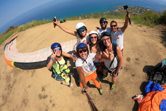 Tandem Paragliding Flight in Cefalù - Who will enjoy this flight most?