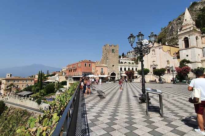 Taormina: A Self-Guided Audio Tour of Sicily’s Hilltop Town - Piazza IX Aprile and one of the best viewpoints