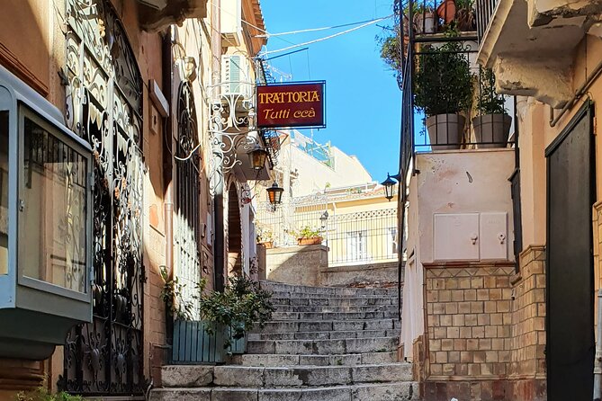 Taormina: A Self-Guided Audio Tour of Sicily’s Hilltop Town - Piazza di Duomo and the town’s centaur symbol