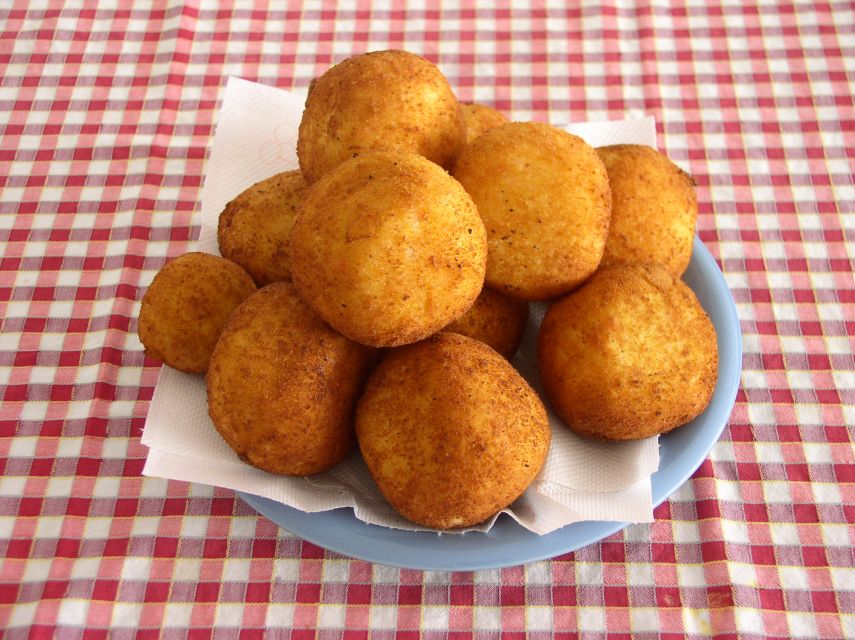 Taormina: Arancino Making Class with Drinks - Meeting beside Porta Messina Arch