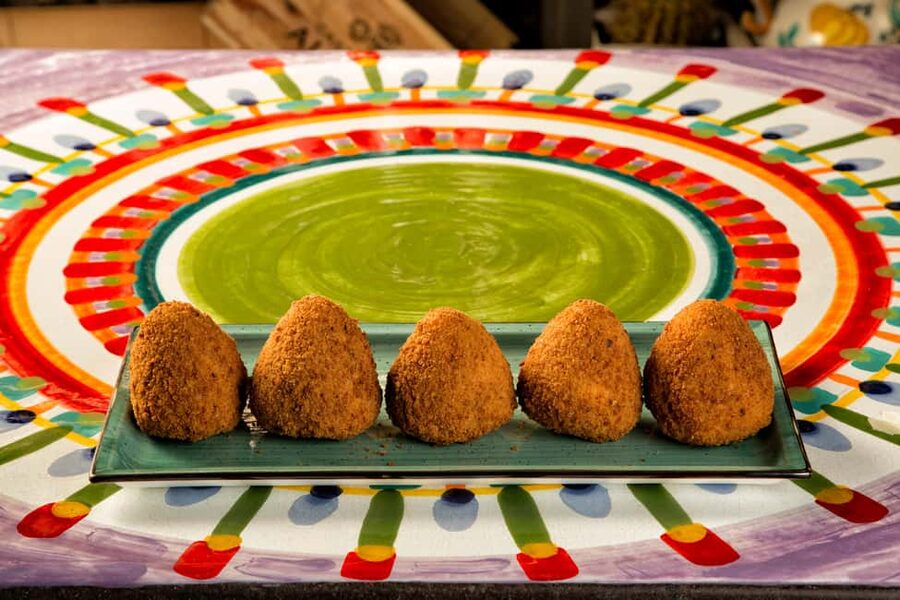 Taormina: Arancino Making Class with Drinks - Paolo, Margherita, Luca, and the teaching style