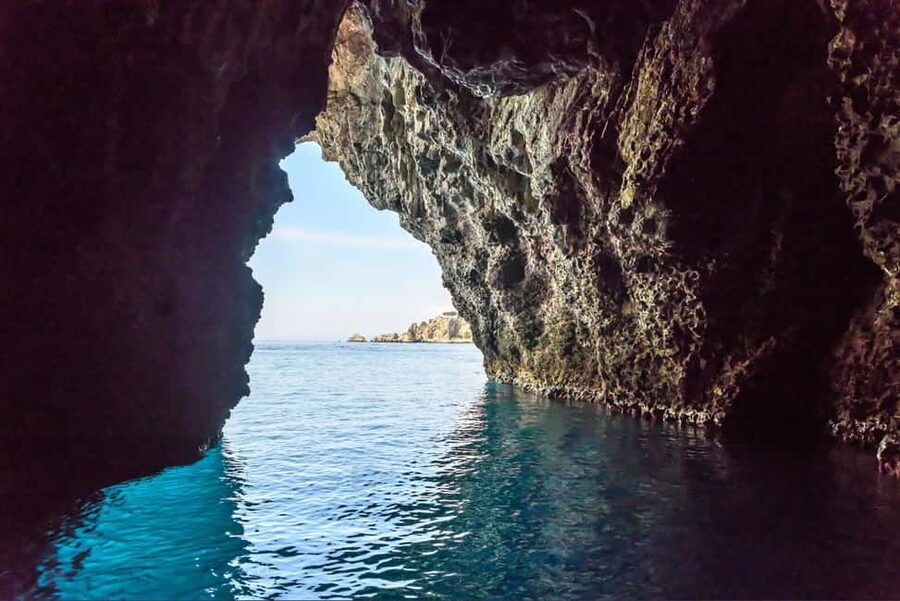 Taormina: BOAT PARTY IN CATAMARANO NELLA BAIA DI TAORMINA - Isola Bella and the 30-minute food stop