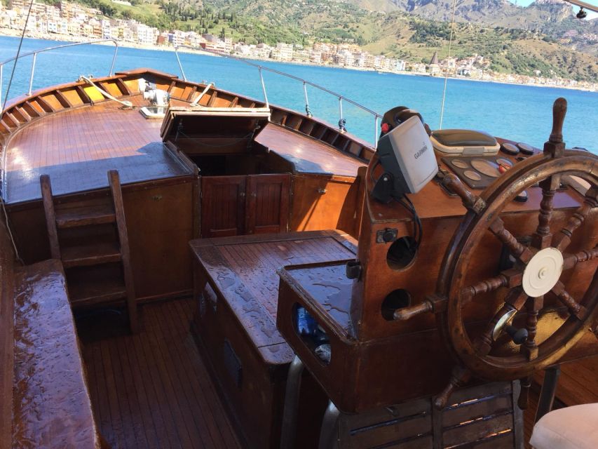 Taormina: Boat Tour to Taormina & Giardini Naxos with Drink - Cape Taormina and the marine park