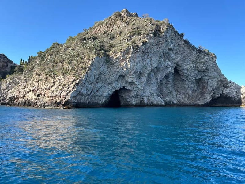 Taormina: Boat Tour with Sicilian Wine Tasting - Isola Bella is the heart of the afternoon