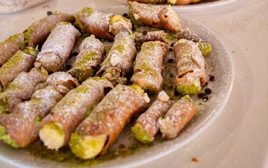 Taormina: Cannolo Cooking Class with Completion Certificate - Eating your own cannoli with coffee and wine