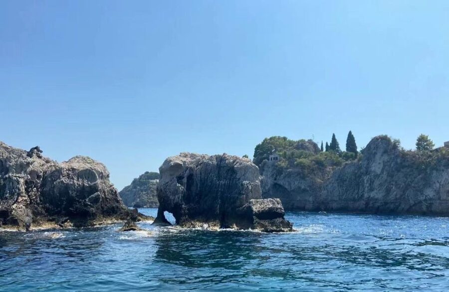 Taormina Coast : Classic Tour with aperitif - Isola Bella, the main stop of the trip