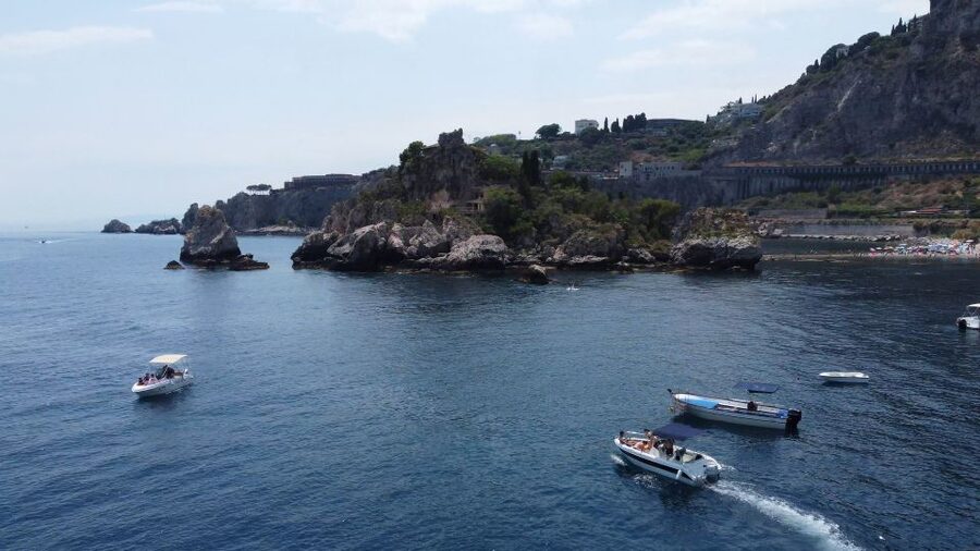 Taormina: Coastal Highlights Cruise with Wine & Food Tasting - Why the Etna food and wine pairing works