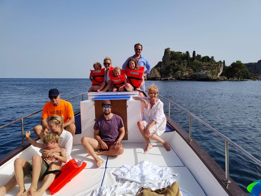 Taormina: Coastline Boat Tour with Aperitif and Snorkeling - How the guides shape the experience