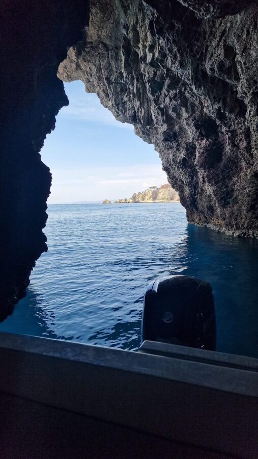 Taormina: Coastline Boat Tour with Aperitif and Snorkeling - What $47 really gets you