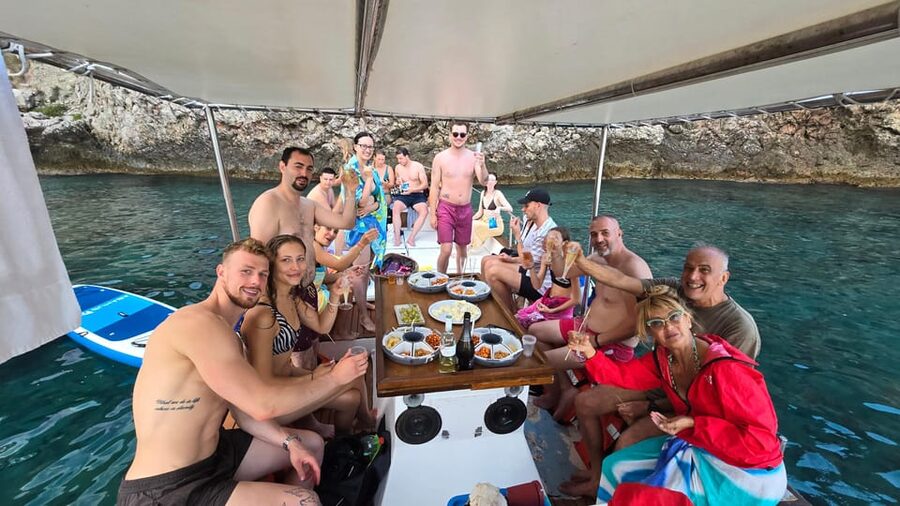 Taormina: Coastline Boat Tour with Aperitif and Snorkeling - Small details that make the day easier