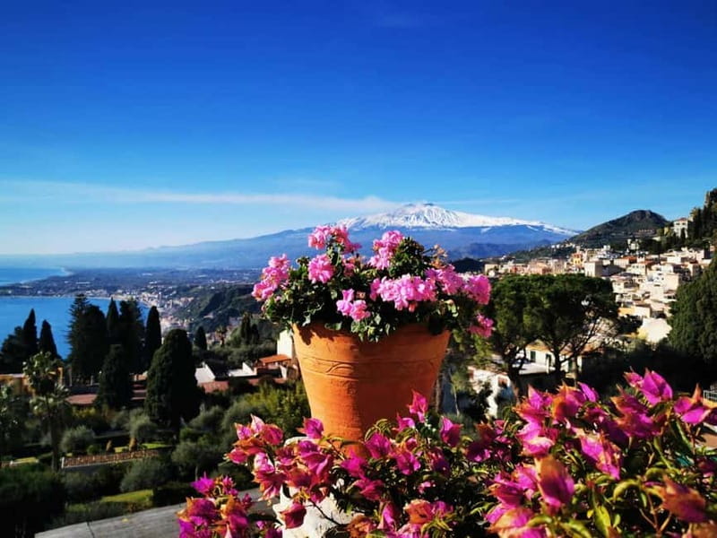 Taormina: Guided Walking Tour - Vicolo Stretto, Europe’s smallest street