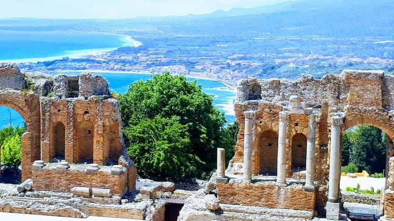 Taormina: Guided Walking Tour - Corso Umberto I and Taormina’s everyday center