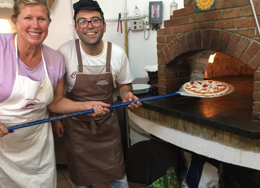 Taormina: Half-Day Pizza Making Class - Making and baking your own pizza