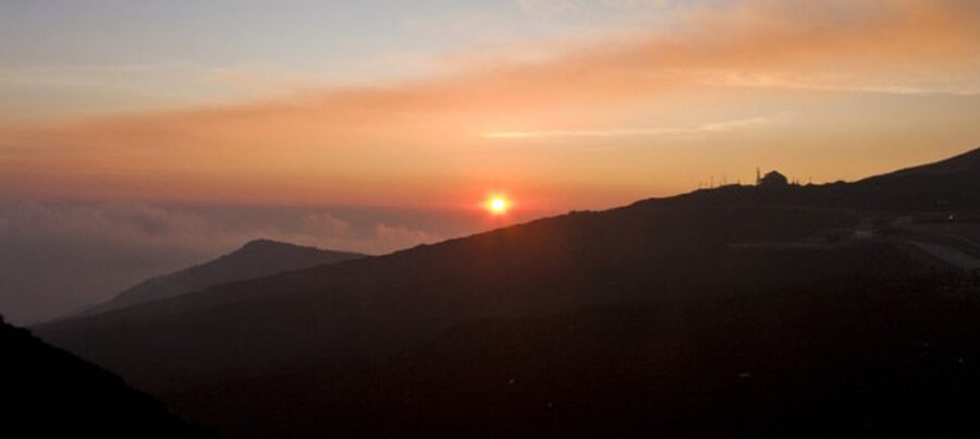 Taormina: Mount Etna Sunset Tour with Cave Visit and Tasting - Why a Mount Etna sunset is worth your evening