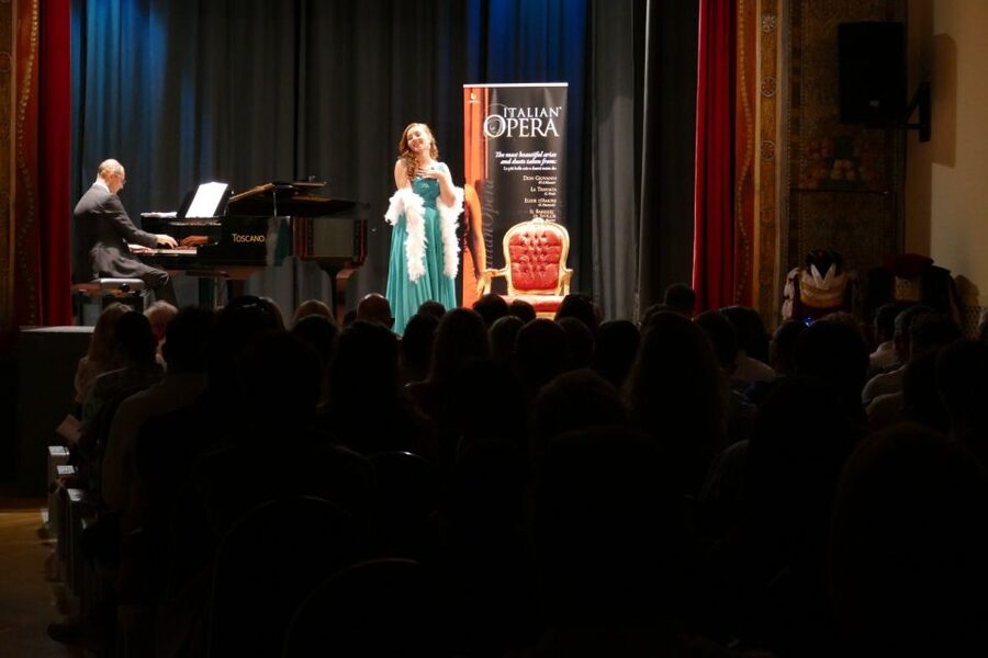 Taormina: Opera Performance in the Nazarena Theater - The singers, pianist, and relaxed presentation