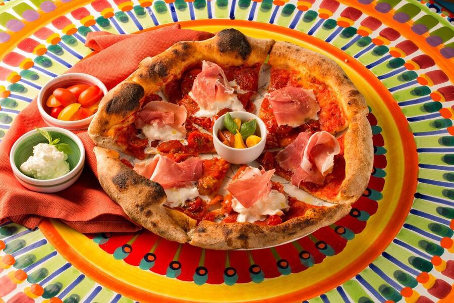 Taormina Pizza making class - The people make or break a group cooking class
