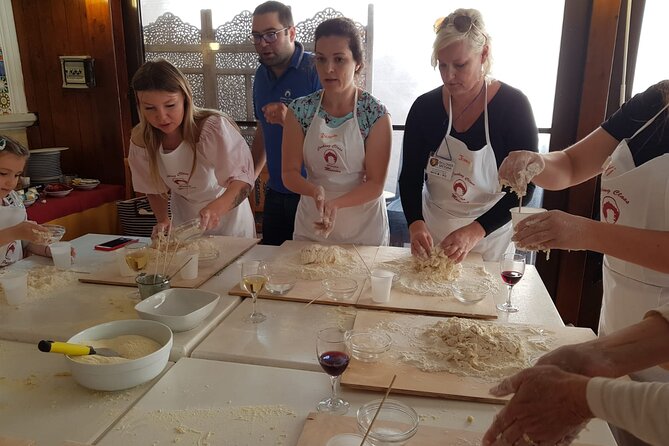 Taormina Pizza Making Class- From Messina - Two hours at Porta Messina Restaurant