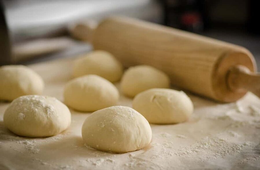 Taormina: Pizza Making Class with Lunch and Wine Tasting - A Cooking Class That Turns Into Dinner