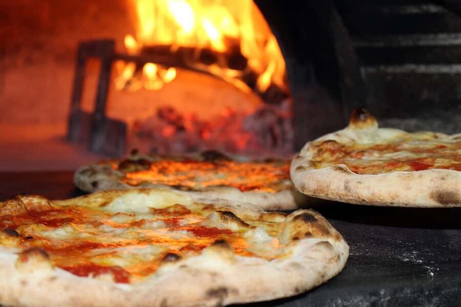 Taormina: Pizza Making Class with Lunch and Wine Tasting - Meeting the Chef Near Porta Messina