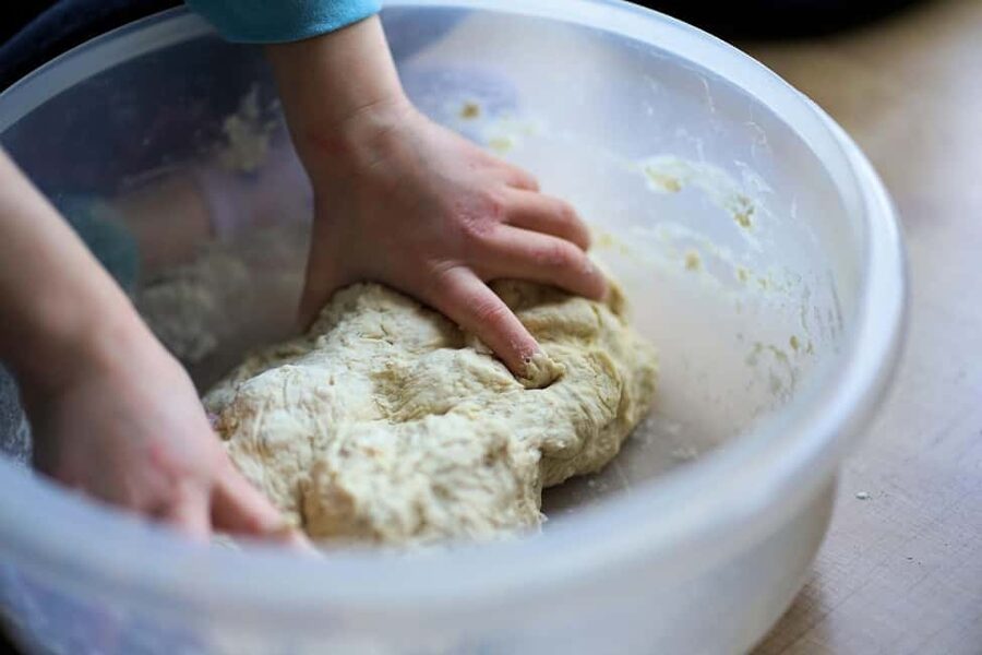 Taormina: Pizza Making Class with Lunch and Wine Tasting - Wine, Cheese, and the Break Between Tasks