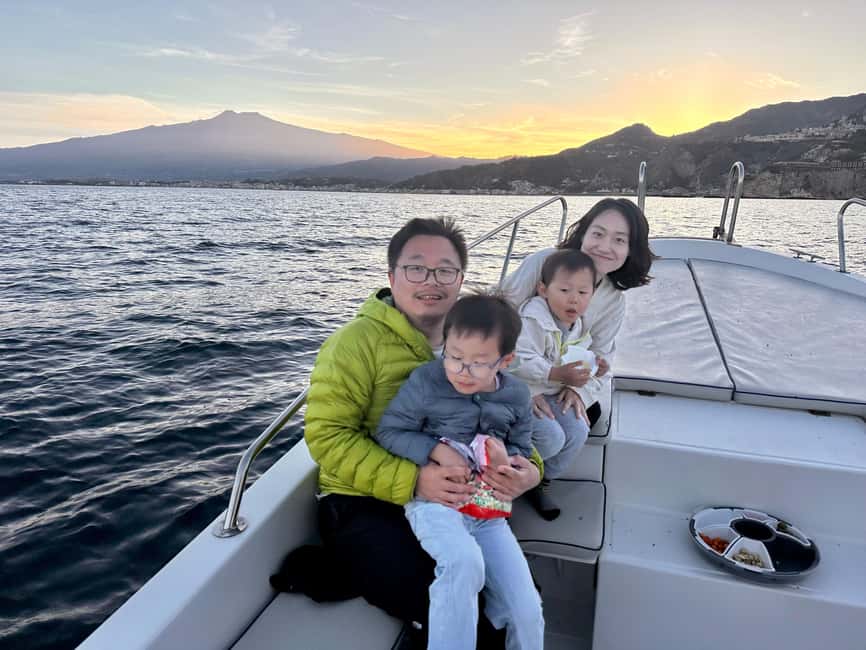 Taormina: Sunset Boat Tour with Aperitif - Grotta dell’Amore and Capotaormina