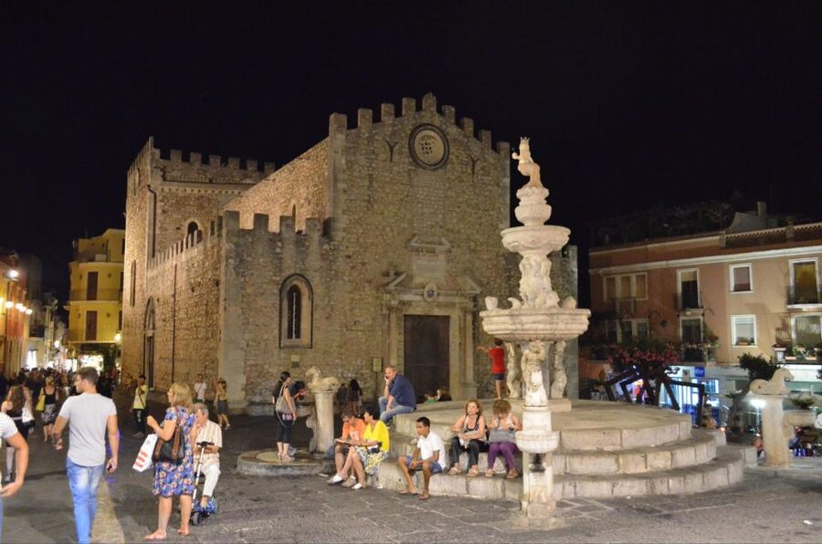 Taormina: Sunset Walking Tour & Aperitif on Rooftop Terrace - Piazza IX Aprile and the Ionian view