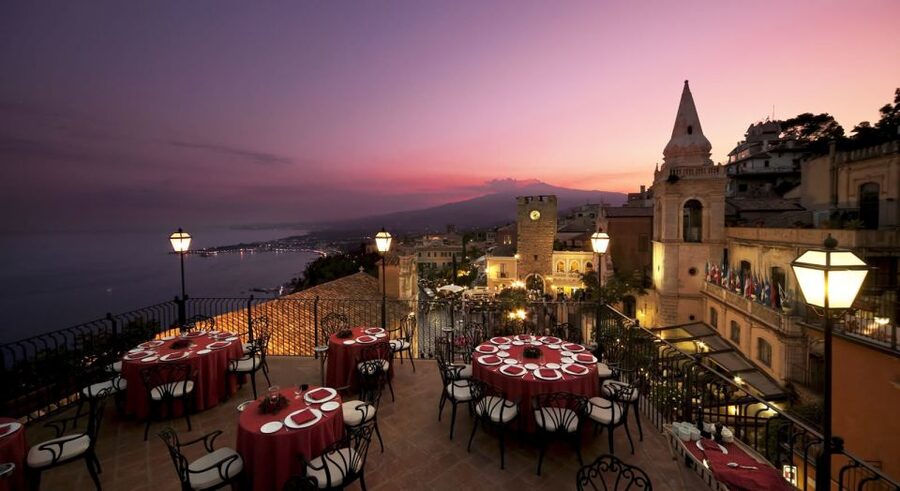 Taormina: Sunset Walking Tour & Aperitif on Rooftop Terrace - Who will get the most from this evening
