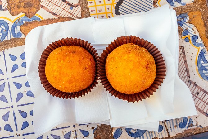 The 10 Tastings of Palermo With Locals: Private Food Tour - What the private guide changes