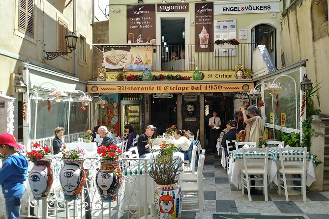 The Godfather and Taormina Tour from Messina - Arriving through Porta Catania