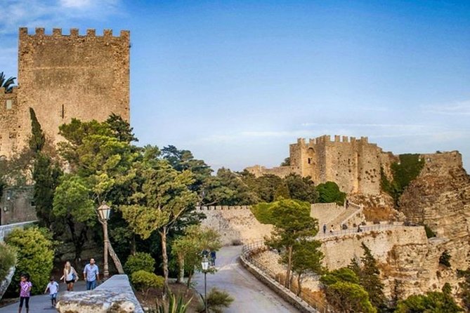 Tour Erice, Trapani salt pans, Segesta - Who should book this day trip