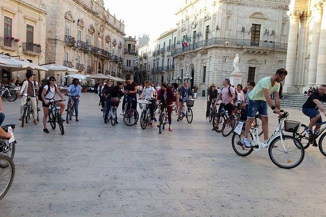 Tour in bike history Island Ortigia and archeological park Neapolis - Starting in Ortigia at Via della Dogana
